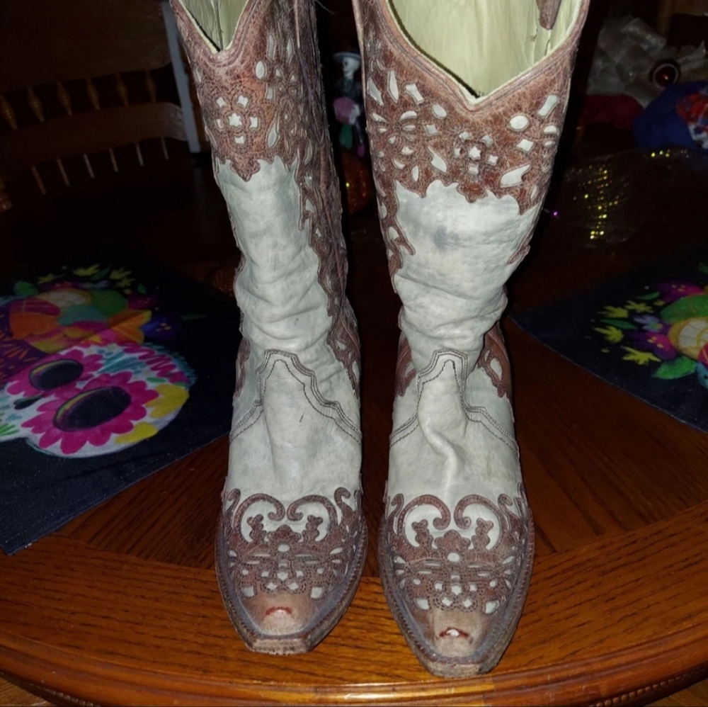 Corral boots
